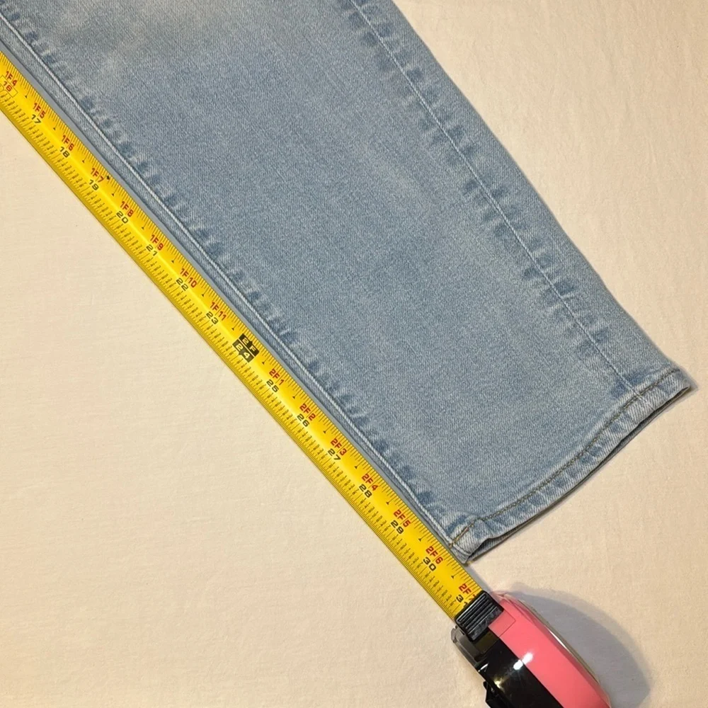 American Eagle Outfitters Men's Athletic Fit Light Wash Jeans Size 28x32 NWOT
